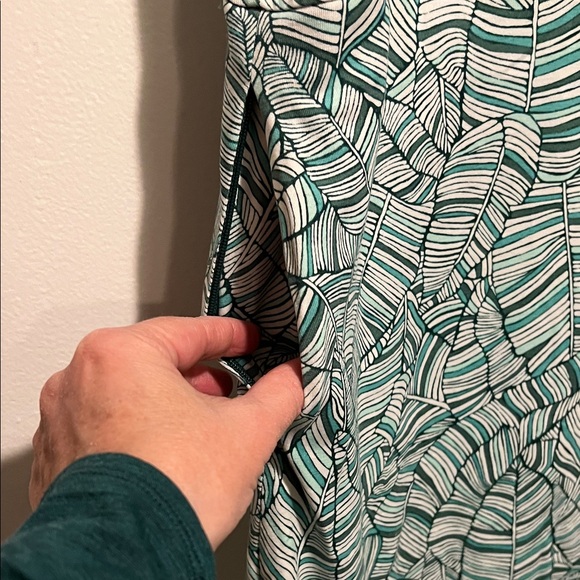 Title Nine Green and White Geometric Dress - Picture 8 of 10